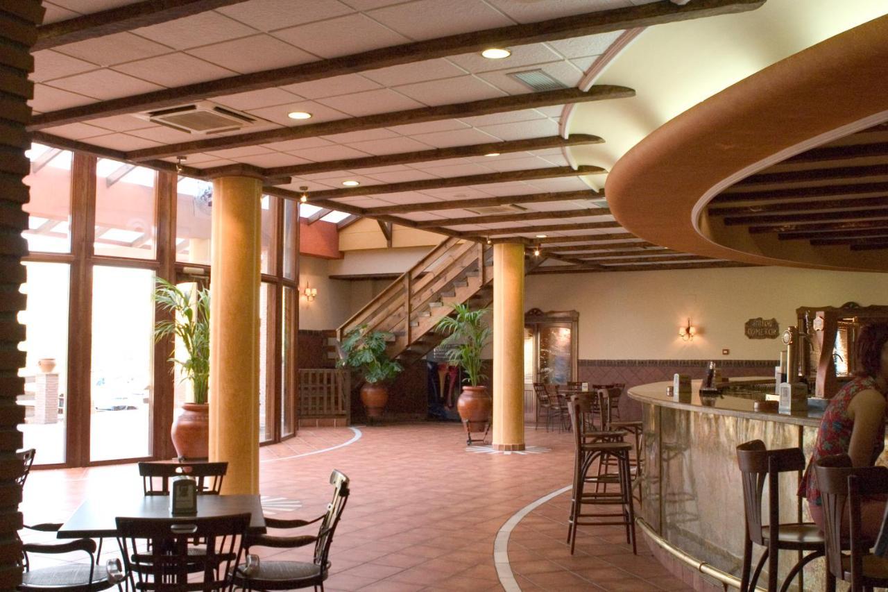 Hotel-Restaurante Cerrillo San Marcos Diezma Eksteriør billede