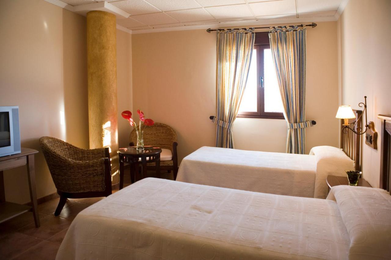 Hotel-Restaurante Cerrillo San Marcos Diezma Eksteriør billede